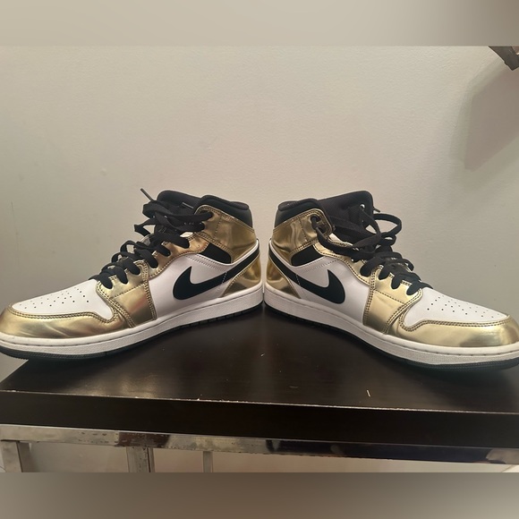 Jordan mids - Picture 1 of 5